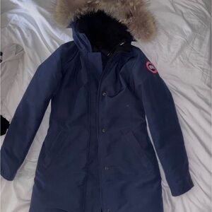Navy Canada Goose (Like New)